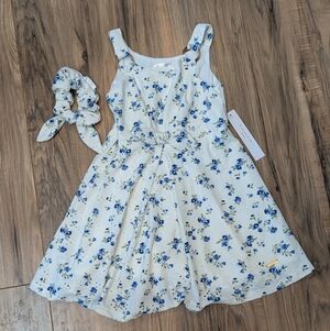 NWT Bundle, Floral Dress with Matching Scrunchie, Shirt and Leggings, Kids 4